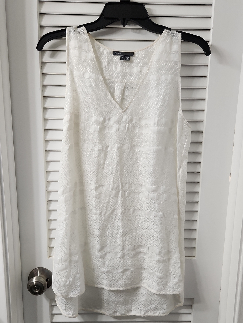 Vince White Textured V-Neck Sleeveless Camisole